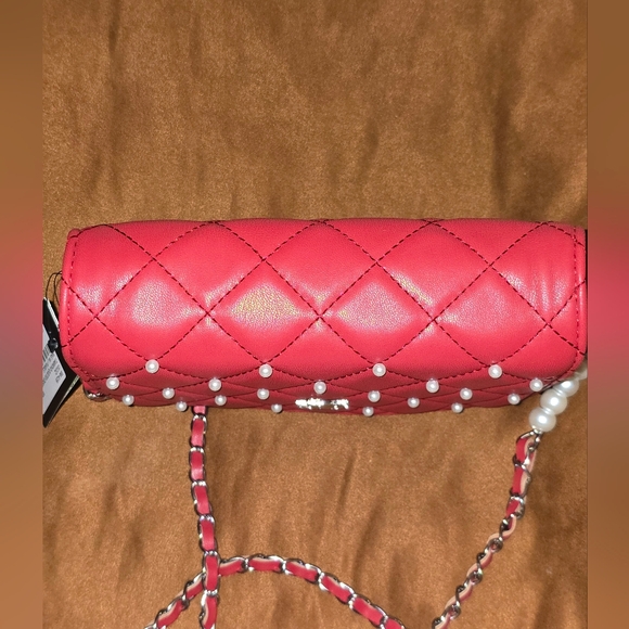 Badgley Mischka Diamond Quilted Crossbody With Pearls. Red Vegan Leather NWT - Picture 4 of 14